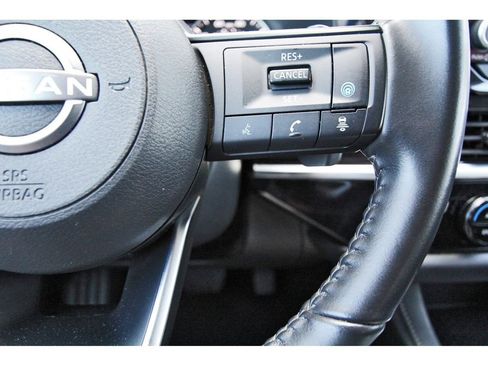 Used 2024 Nissan Pathfinder SV image 16