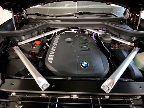 New 2026 BMW X7 xDrive40i w/ Premium Package image 16