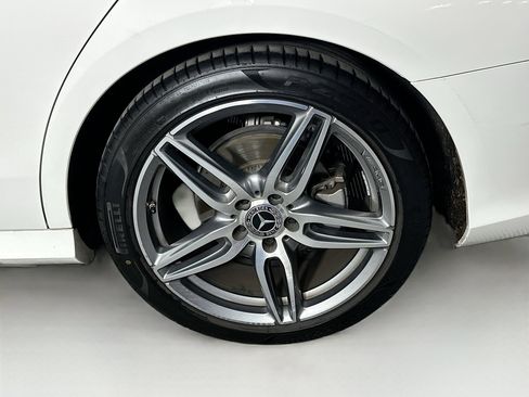 Used 2018 Mercedes-Benz E 300 image 11