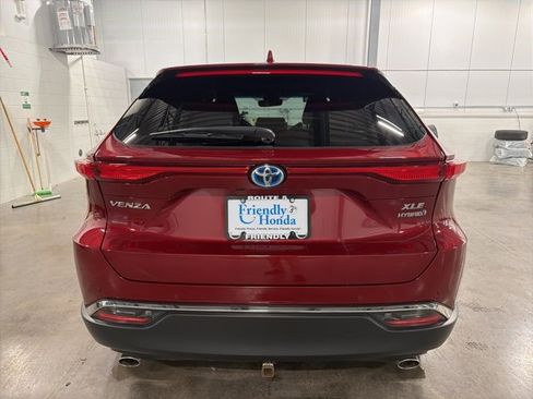 Used 2021 Toyota Venza XLE w/ Softex Package image 4