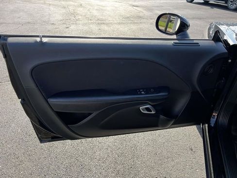 Used 2022 Dodge Challenger SXT RWD image 11