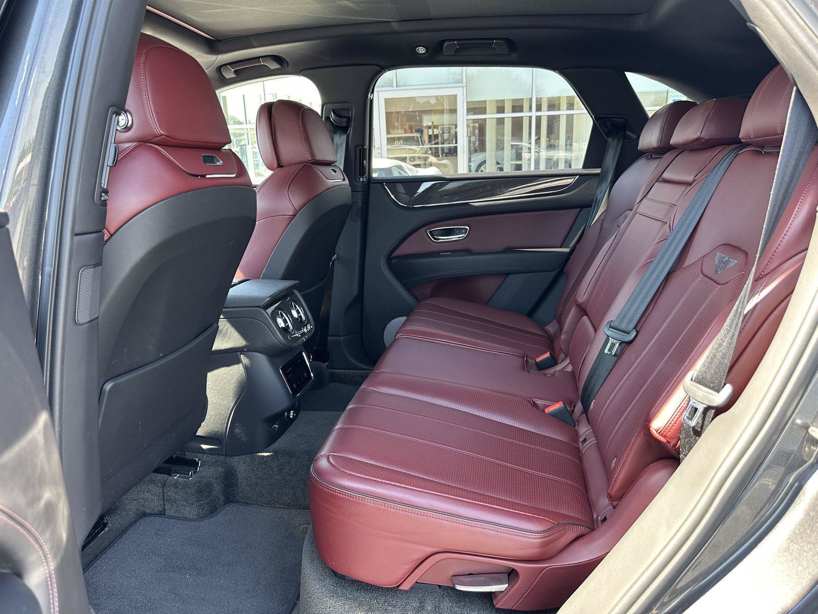 Used 2022 Bentley Bentayga AWD/4WD image 25