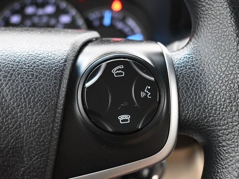 Used 2014 Toyota Camry LE image 20