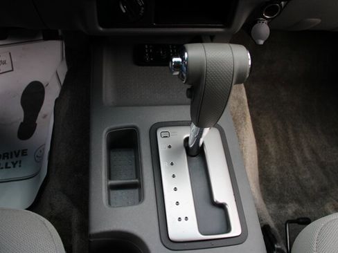 Used 2005 Nissan Frontier SE w/ (P01) Power Pkg image 8