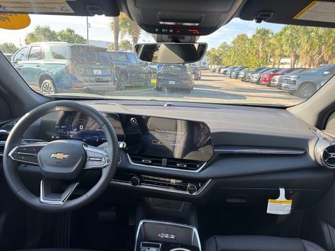 New 2026 Chevrolet Equinox LT w/ Convenience Package II FWD image 23