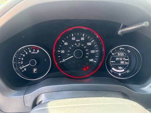 Used 2022 Honda HR-V LX image 12