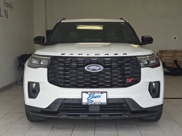 Used 2025 Ford Explorer ST AWD/4WD image 2