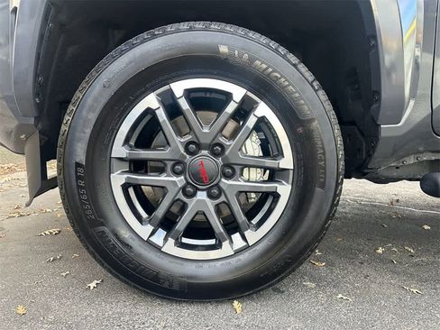 Used 2024 Toyota Tacoma TRD Sport w/ TRD Sport Upgrade Package image 8