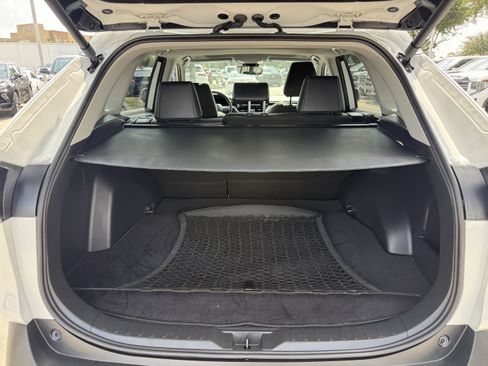 Used 2025 Toyota RAV4 XLE Premium FWD image 31