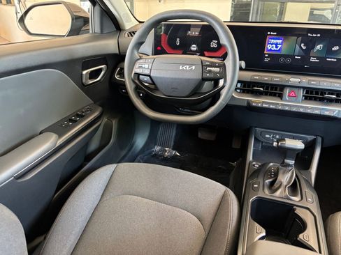 Used 2025 Kia K4 FWD image 33