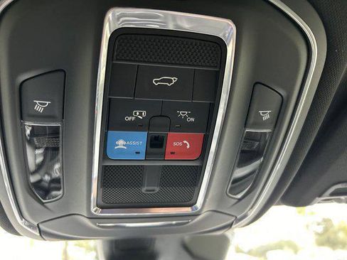 New 2025 Jeep Grand Cherokee L Laredo image 41