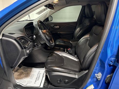 Used 2020 Jeep Cherokee Altitude image 19