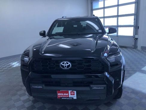 Certified 2025 Toyota 4Runner TRD Off-Road image 16