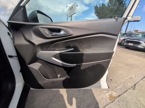 Used 2025 Chevrolet Trax LS FWD image 32
