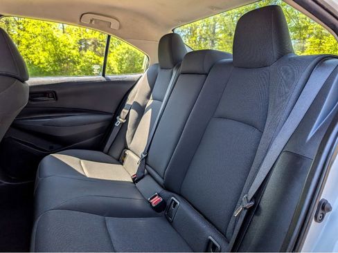 Used 2022 Toyota Corolla LE FWD image 14