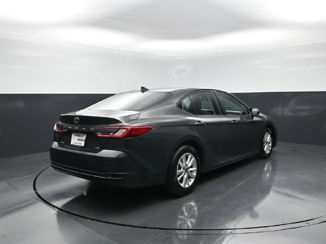Used 2025 Toyota Camry LE FWD image 8