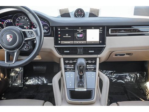Used 2023 Porsche Cayenne Platinum Edition AWD/4WD image 15