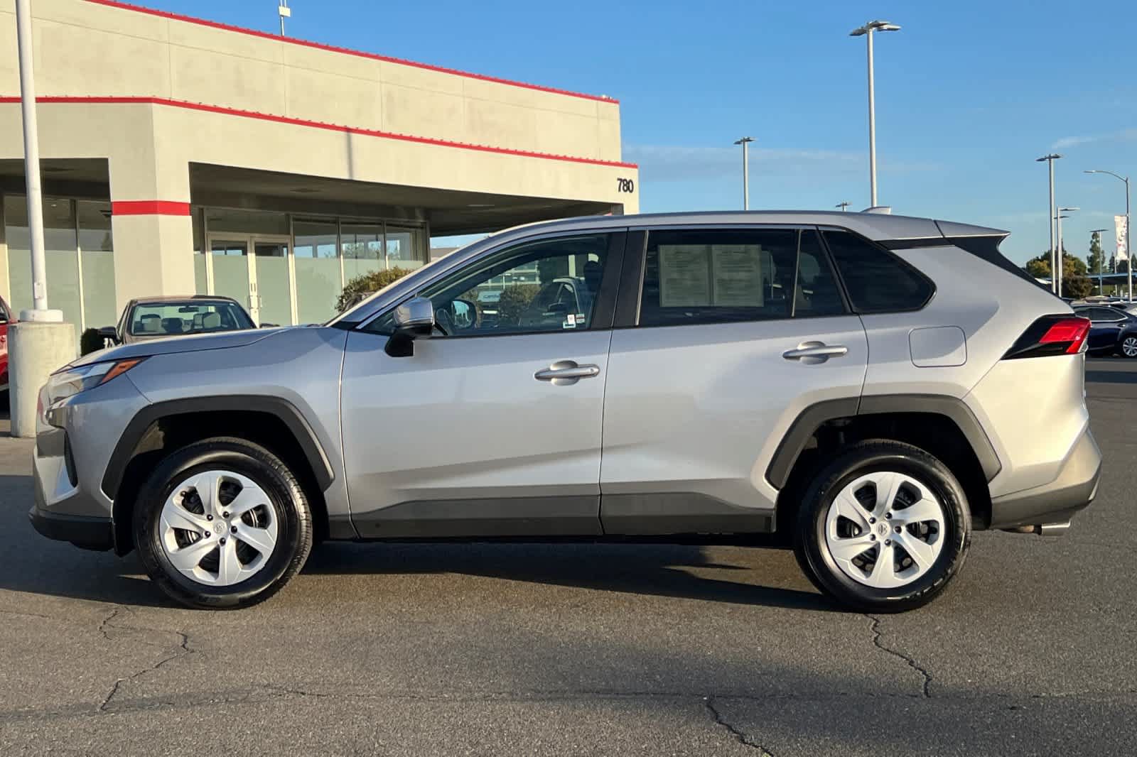Certified 2025 Toyota RAV4 LE AWD/4WD image 9