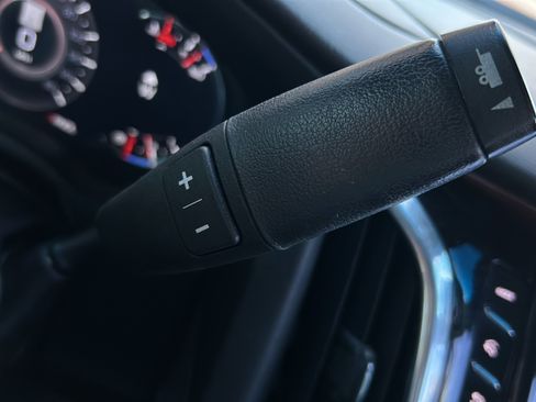 Used 2017 Cadillac Escalade Luxury image 38