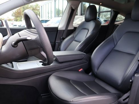 Used 2022 Tesla Model Y Performance image 28