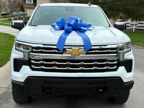 Used 2026 Chevrolet Silverado 1500 LT image 2