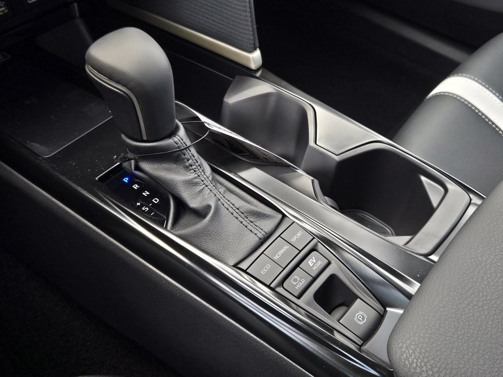 Certified 2026 Toyota Camry SE FWD image 16