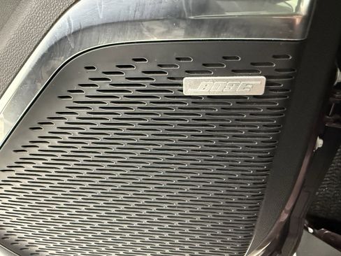 Used 2025 GMC Acadia Elevation image 15