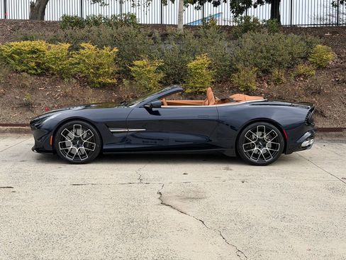 New 2026 Aston Martin Vanquish Convertible image 21