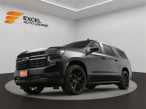 Used 2022 Chevrolet Suburban RST w/ Luxury Package image 48