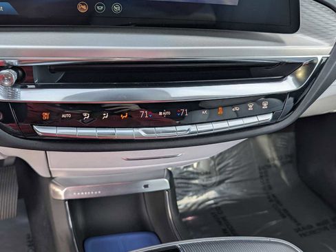 Used 2024 Cadillac Lyriq Sport image 19