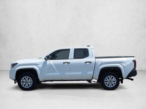 Used 2024 Toyota Tacoma SR w/ SR Upgrade Package AWD/4WD image 9