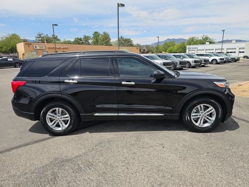 Used 2023 Ford Explorer XLT w/ Equipment Group 202A RWD image 6