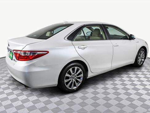 Used 2017 Toyota Camry XLE image 8