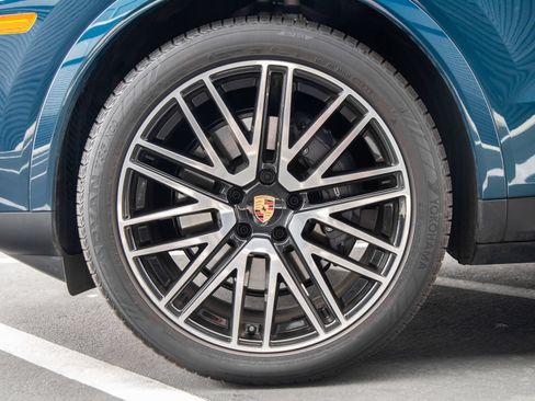 Certified 2026 Porsche Cayenne Coupe AWD/4WD image 12