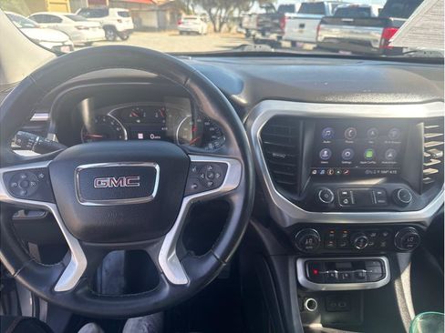 Used 2023 GMC Acadia SLT FWD image 16