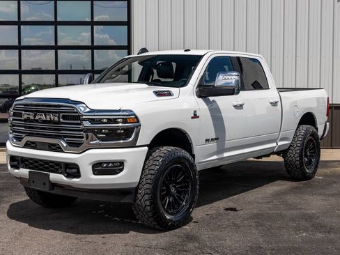 Used 2026 RAM 2500 Laramie AWD/4WD image 1