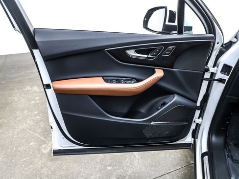 Used 2024 Audi Q7 3.0T Premium Plus image 22