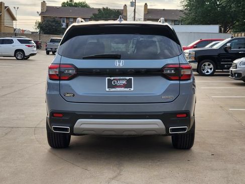 Used 2023 Honda Pilot Touring image 13