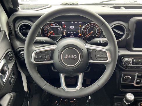 Used 2023 Jeep Gladiator Overland w/ Popular Equipment Package AWD/4WD image 24