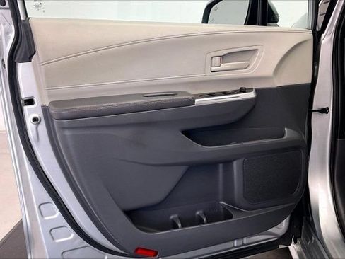 Used 2022 Toyota Sienna LE AWD/4WD image 26