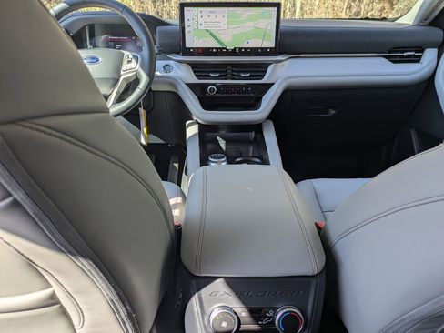 New 2026 Ford Explorer Active w/ Active Comfort Package image 27