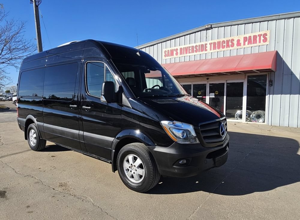 Used 2016 Mercedes-Benz Sprinter 2500 image 1