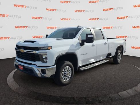 Used 2025 Chevrolet Silverado 2500 LT w/ Convenience Package AWD/4WD image 1