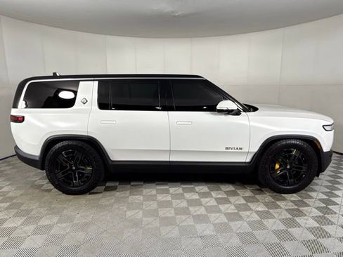 Used 2023 Rivian R1S Launch Edition image 8