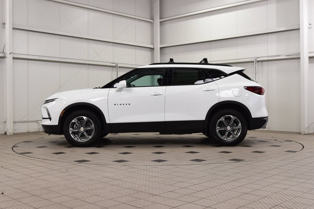 New 2026 Chevrolet Blazer LT w/ Convenience Package AWD/4WD image 4