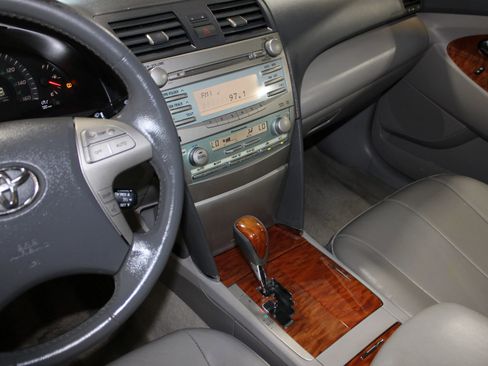Used 2008 Toyota Camry XLE FWD image 14