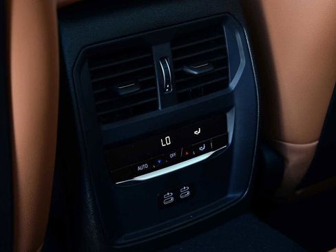 New 2026 BMW 330i xDrive Sedan w/ Premium Package image 23