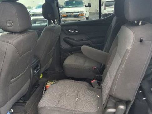 Used 2023 Chevrolet Traverse LT FWD image 3
