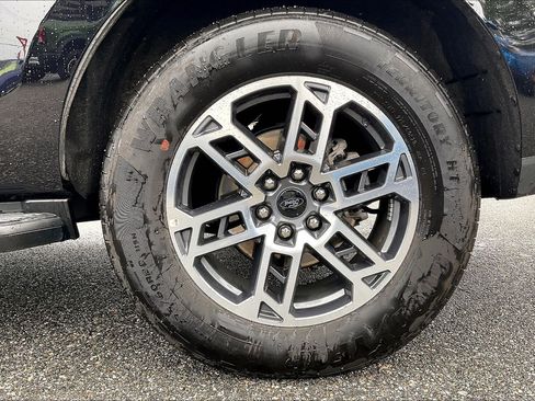 Certified 2025 Ford Expedition Active RWD image 9