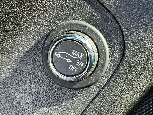 Used 2019 GMC Acadia SLT w/ LPO, Floor Liner Package image 7